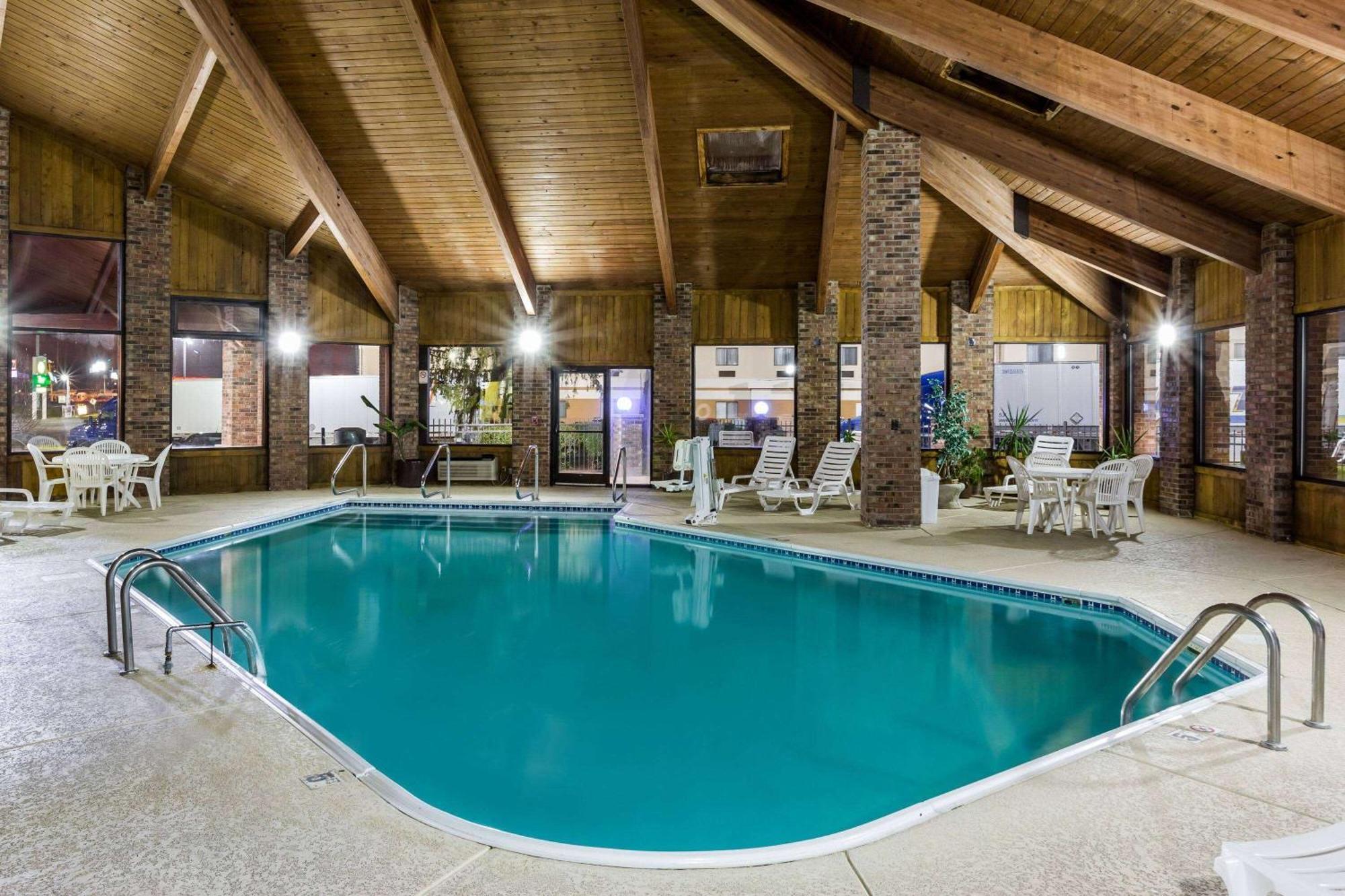 Baymont By Wyndham Louisville South I 65 Brooks Kültér fotó